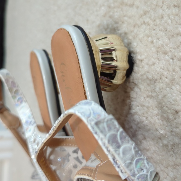 Silver bejeweled slingback heels - Picture 2 of 3